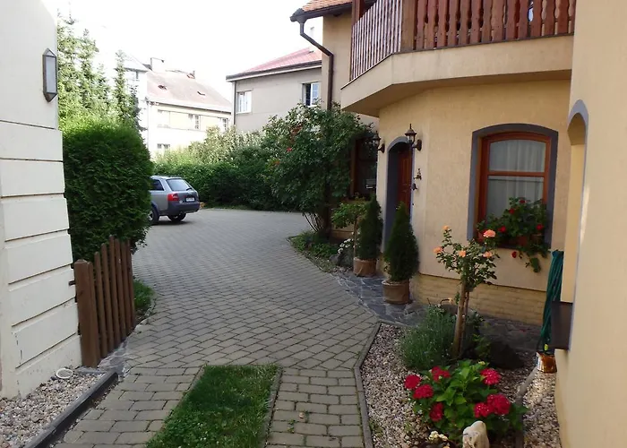 Centrum 게스트하우스 Říčany